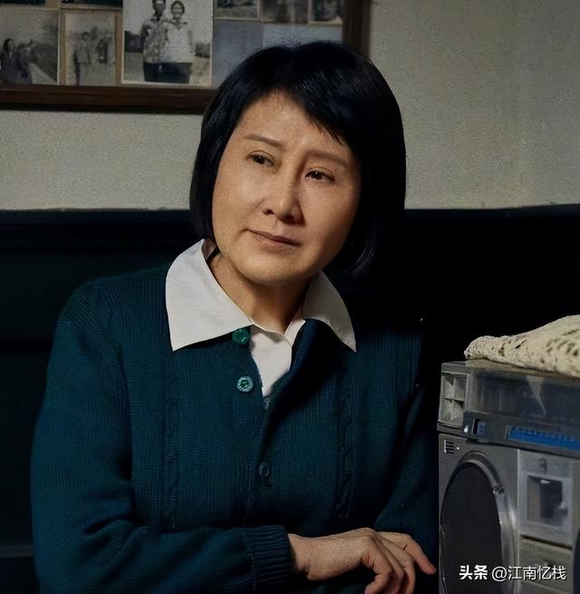 没想到，63岁张凯丽，因九三阅兵上的一个动作，再次实现口碑暴增