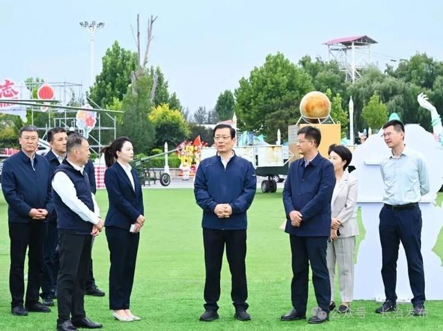 丁小强调研国庆、中秋“两节”期间文旅市场服务保障工作