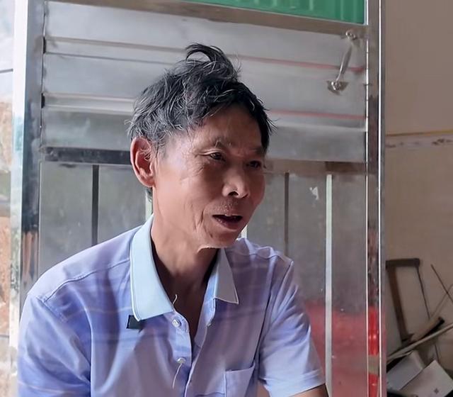 “小马云”发声想赚钱娶老婆，表哥盖别墅开豪车，他却成赚钱工具