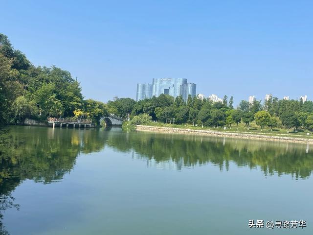 寻觅一小城，不问世事，放下一颗在喧嚣中奔忙的心