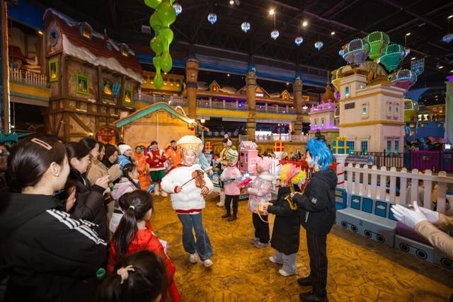 赏花灯，庆佳节！乐海神话世界华灯初上，动物王国喜气满满