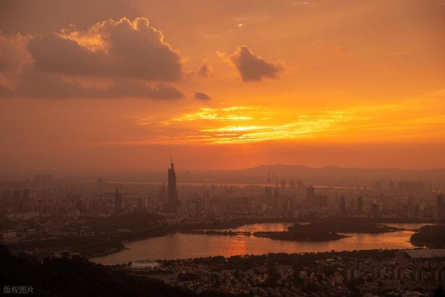 南京最值得去的10个免费景点推荐，不花一分钱玩转金陵城！快码住