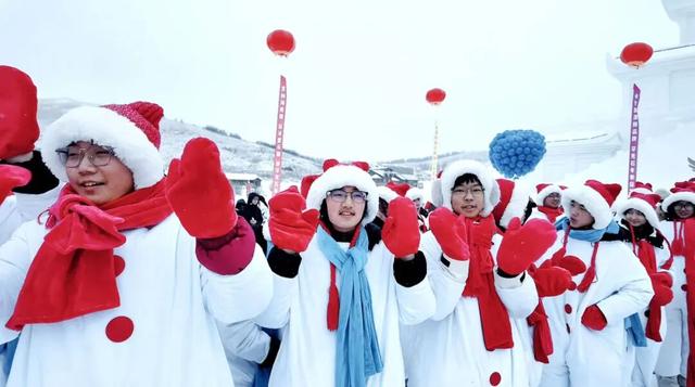 11米高“糖葫芦树”现身呼伦贝尔啦！