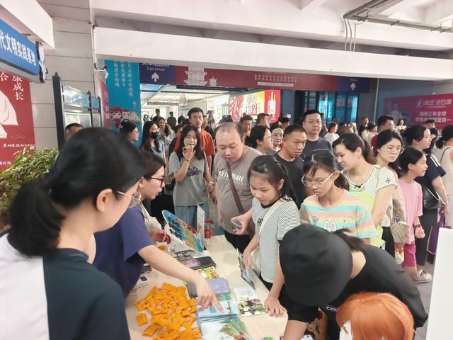 太会了！南安文体旅别样推介“闪”进泉州动车站！