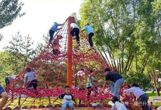 住在康巴什，住进公园里