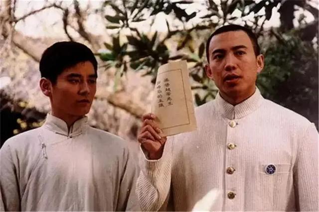 给“扮演毛主席”的10位演员排名：唐国强未进前5，古月仅排第2