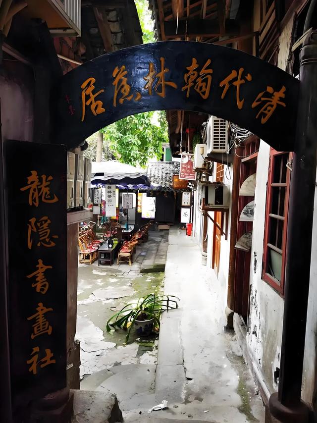 魔幻之都的美食，让人回味无穷，又想去了