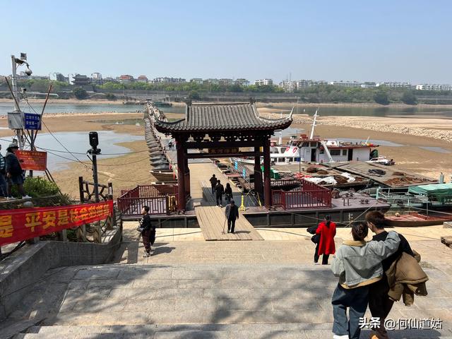 赣州建春门浮桥，江西一绝，属于国宝