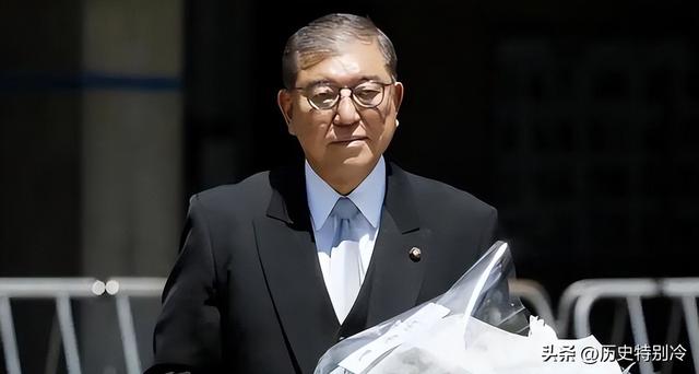 最重视中国阅兵的国家，第一个抵达北京，89岁太后扶光头国王下机