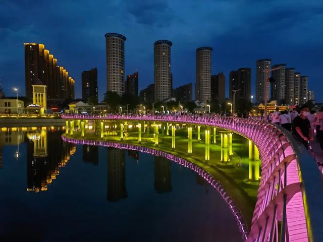 夜青城，出圈！