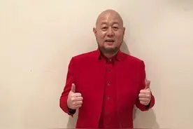 抱着妻子上花轿，著名歌星火风幸福的再婚生活图片