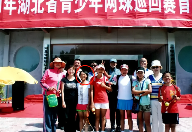 郑钦文入院手术后近照曝光，释放三个信号，李娜说的没错