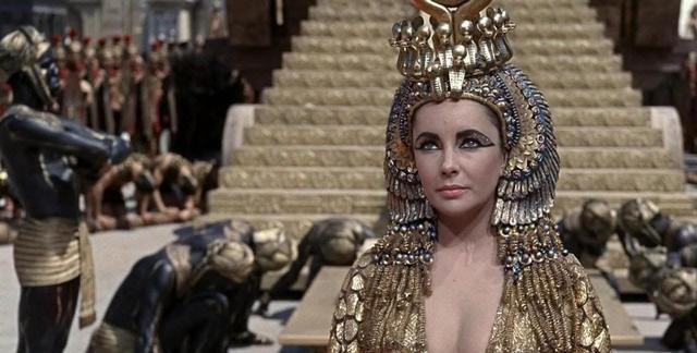 埃及艳后荒诞的人生：嫁给亲兄弟，先后勾引凯撒及其女婿和义子