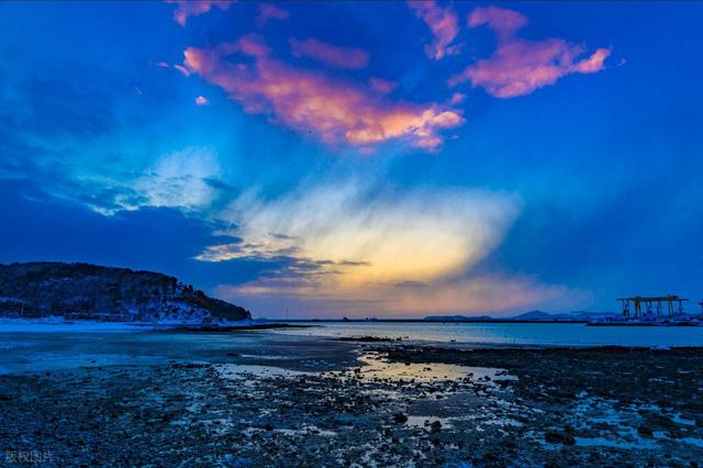 山东这座“天鹅村”美到窒息！百年海草房藏着胶东最暖的冬日童话