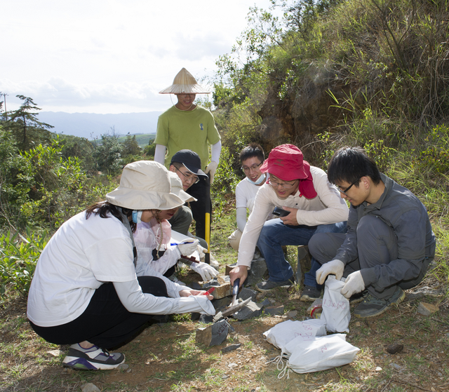 2025年荆楚科技工作者风采展示 | 夏小平：于微观处探寻地球史诗以热忱心播撒科学种子