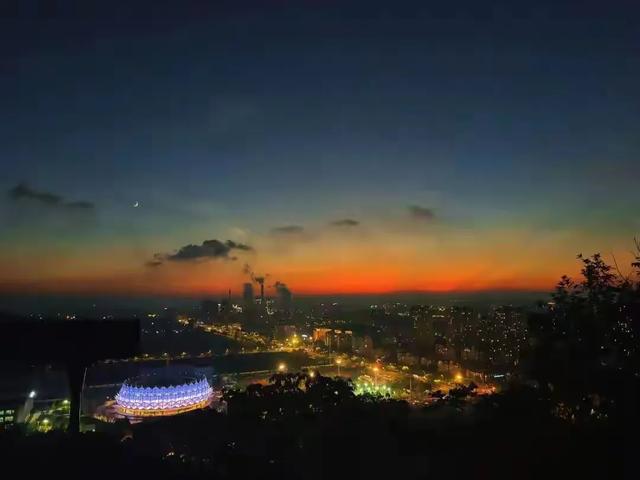 开辟夜登孔望山 带动夜间经济