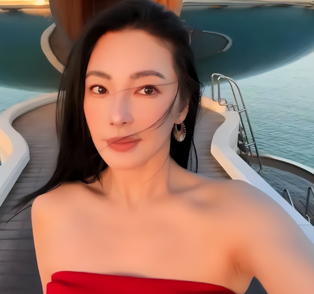 善恶终有报！陪睡仅开胃菜	，张雨绮再迎两大噩耗，被“资本”抛弃