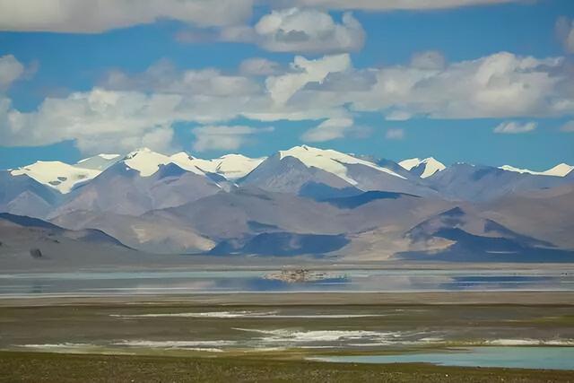 西藏私藏天空之境！人少景美扎布耶茶卡，承包整个盐湖！