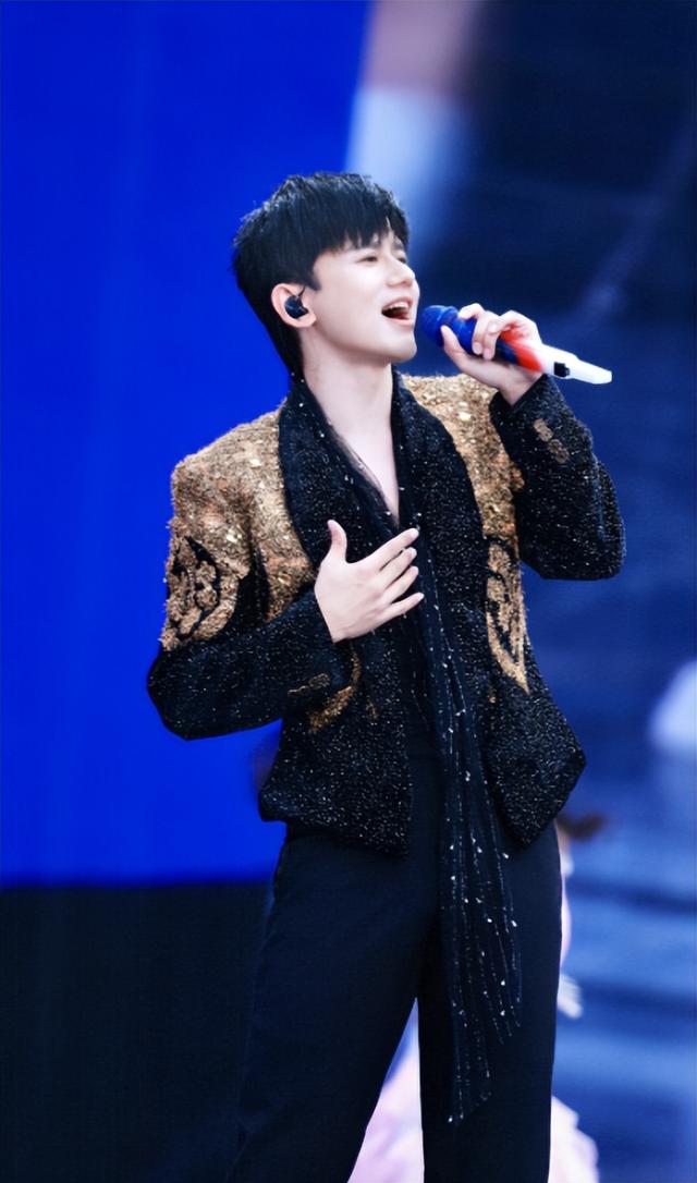 央媒发文，高调官宣42岁张杰喜讯，全网恭喜，终于等到这一天