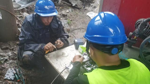 暴雨中的信息守护者：中国电信承德分公司筑牢抗洪"数字堤坝"