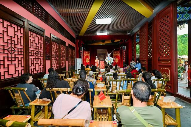 虚实相融共绘三国幻境 多维体验激活千年文化 “月满华诞·幻游三国”2025成都武侯祠中秋国庆主题活动盛大开启