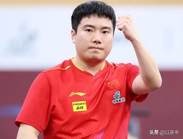 梁靖崑儿子太争气！子承父业获男单冠军奖状拿到手软，他亲自颁奖