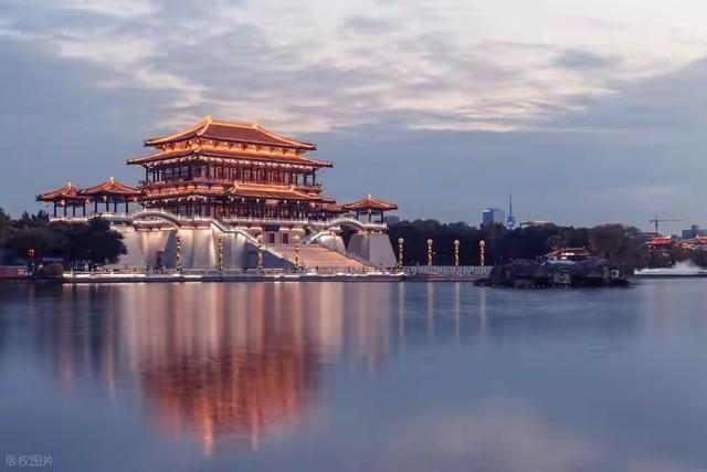 北京没想到，上海也没想到，如今的中国西安	，已成为全国焦点