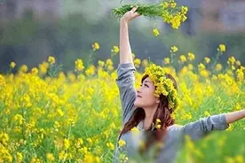 女人想让男人搂她的腰意味着什么，看完你就懂了图片