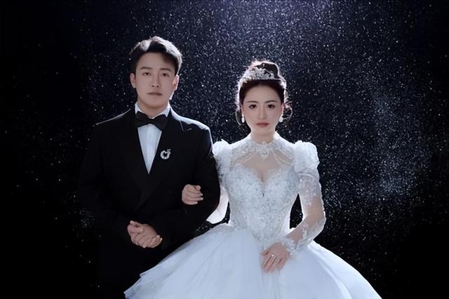 婚纱照成"素材包"贱卖，新人私密照遭泄露，平台审核去哪了