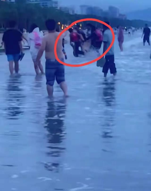 三亚亲子游沦为生死时速,溺水悲剧引人深思,防患未然是度假王道