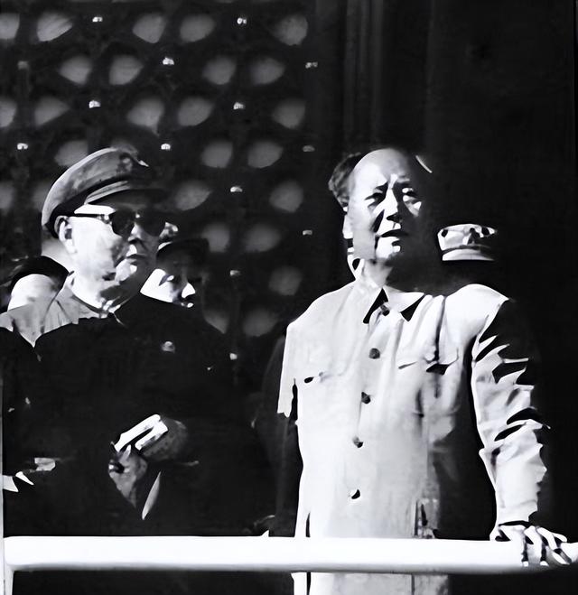 1976年，毛主席为何下令拿掉叶剑英的兵权？事后才知主席用心良苦