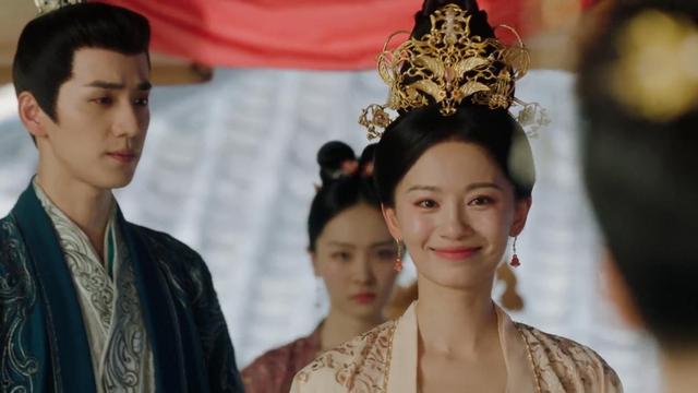 二刷《长相思》才看懂，原来小夭额间的桃花，早就暗示了她的真身