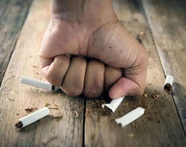 得了痛风还能继续抽烟吗？