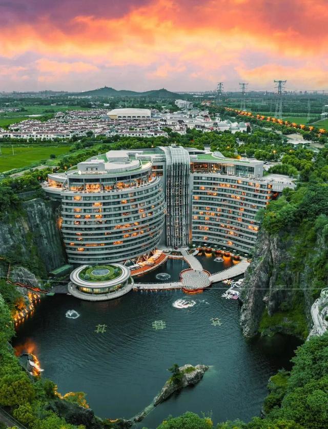 工业“伤疤”变文旅“富矿”：这些废弃矿山凭什么火出圈？