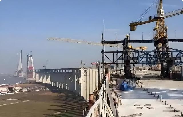 中国斥资22亿建中朝鸭绿江大桥，十年未通车成摆设，问题出在哪？