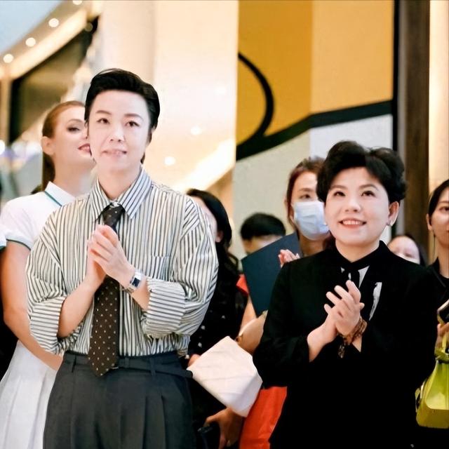 恩爱16年难抵残酷现实，嫁大20岁富豪的张怡宁，如今她后悔也晚了