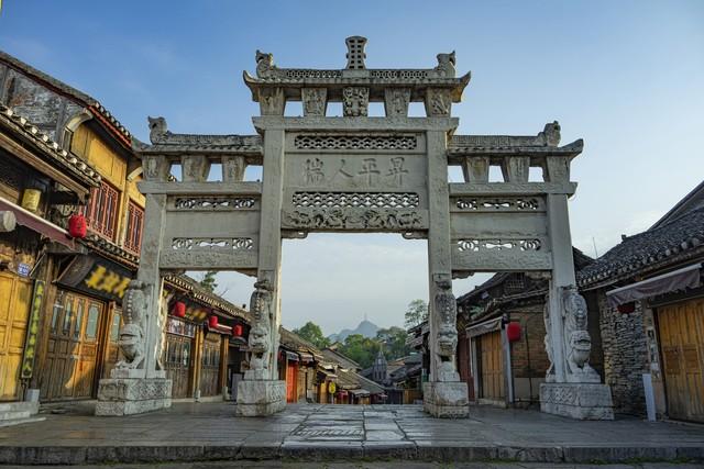 贵州10大自然景点和10大人文景点，去过10个算合格，你去过几个？