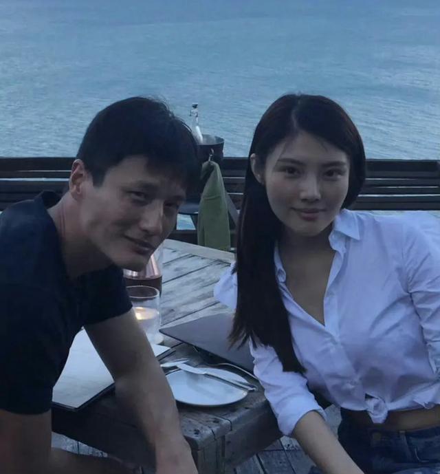 京遇甜蜜瞬间:徐冬冬与尹子维试婚纱揭秘