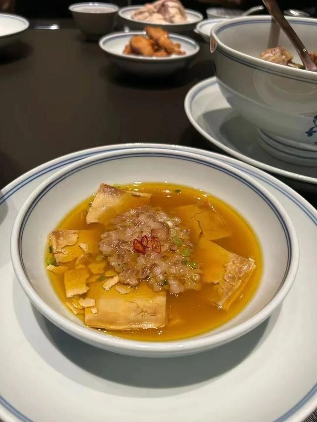 孕妇可以吃花胶杏仁露 2026年孕妇可以食花胶吗