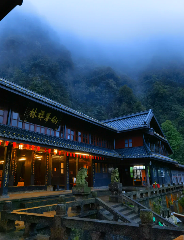 青山如黛，锦绣峨眉——峨眉山旅游攻略