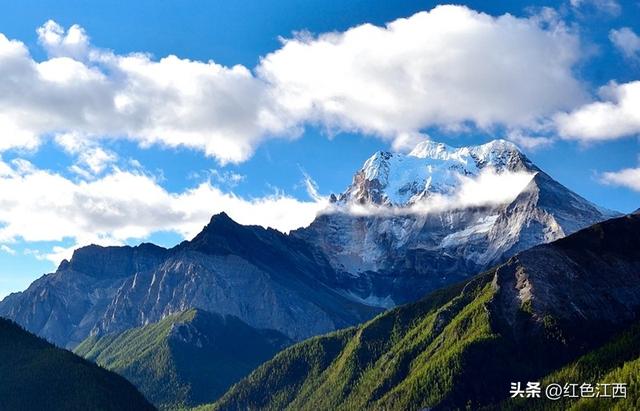 在稻城亚丁，我把灵魂落在了秋日草甸上
