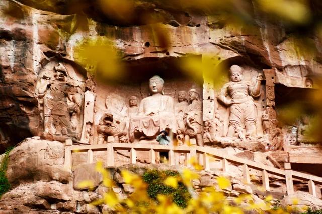 成都以西的隐秘小村，赏萤火虫、溪涧踩水、探秘溶洞…1.5h刹拢！