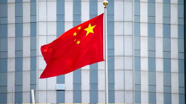 不到12小时，中方接连发出三道制裁，每一下都打到美国七寸