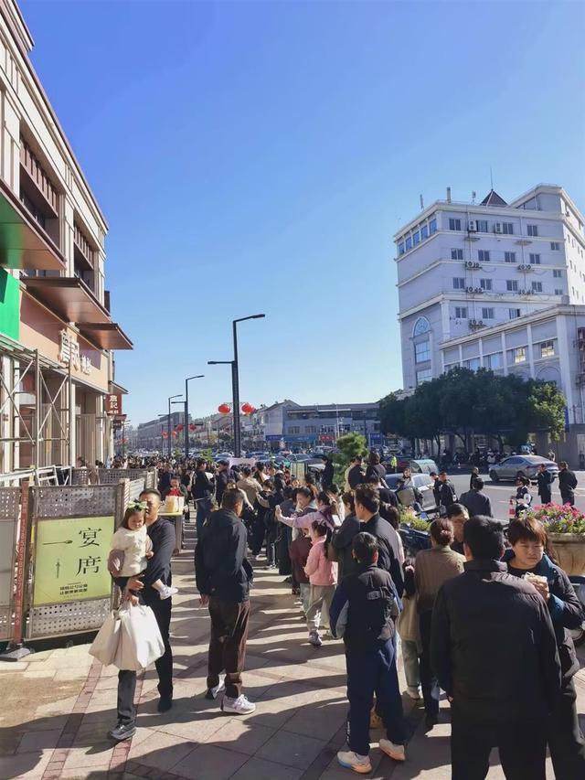 安徽“广德三件套”爆火，文旅局悬赏寻找“三件套”发明人，当地：打卡地几乎全是江浙游客的车