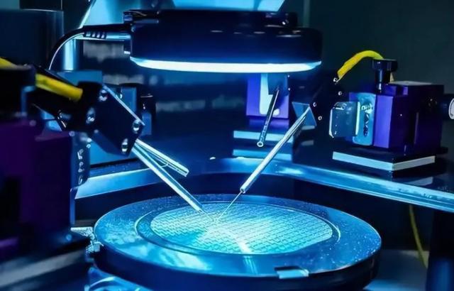 只差光刻技术了！日媒：中国会成日荷之后，第三个造光刻机的国家