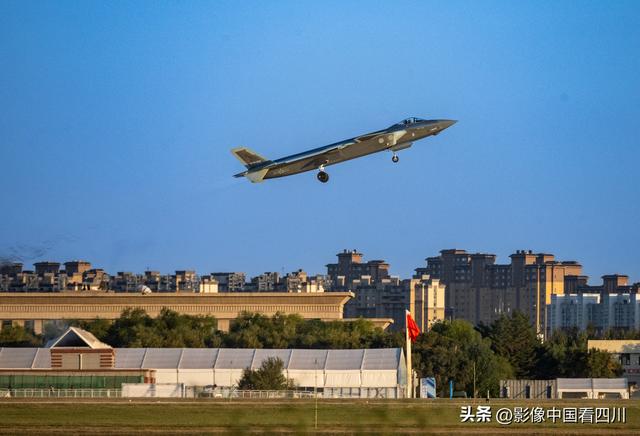 吉林长春：长春航空展上的大国重器
