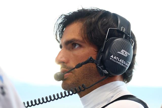 F1秀女友太“过火”了——塞恩斯