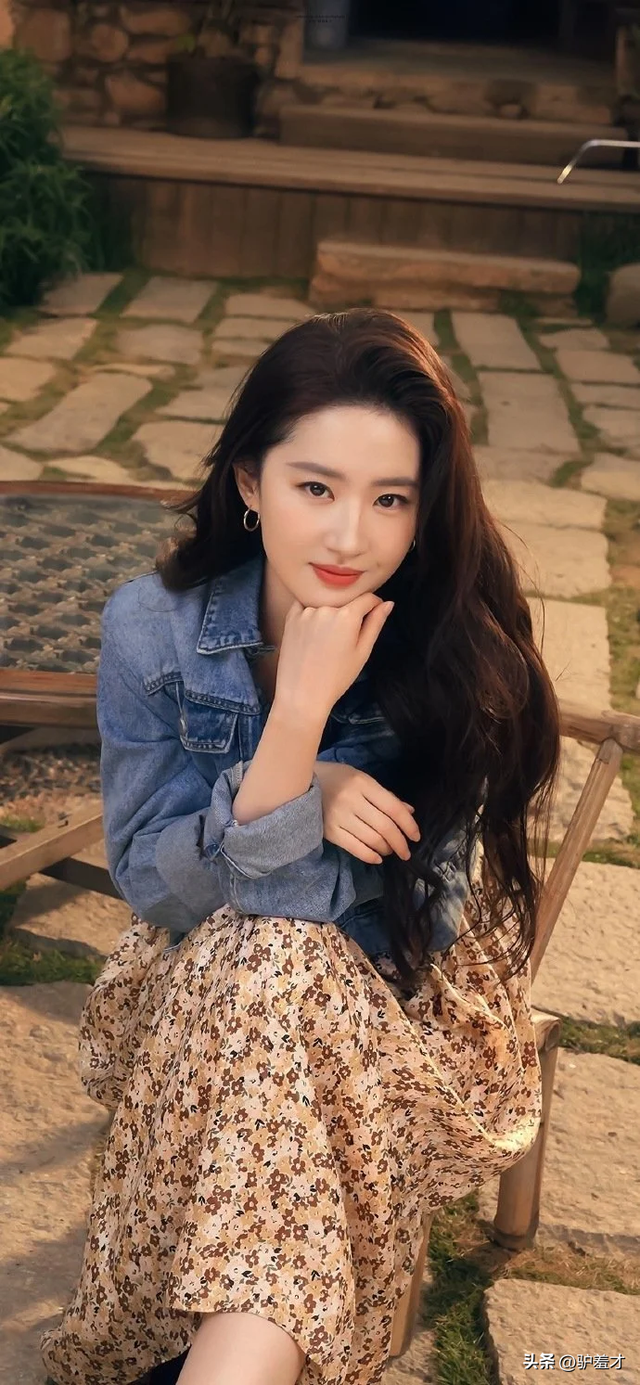 一场香港大火，让大家看清38岁刘亦菲的“真面目”	，赵立坚说对了