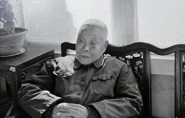 清朝最后一名太监回忆：妃子洗澡从不用手和避讳太监，十分侮辱人