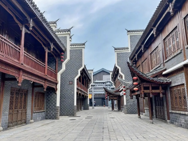 2个菜844元，4家店三鬼秤，网友：张家界，我再也不来了！